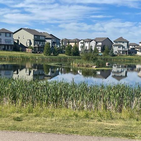 The Cozy Cove - Modern Private Basement Suite With Comfort & Charm Edmonton Exterior photo